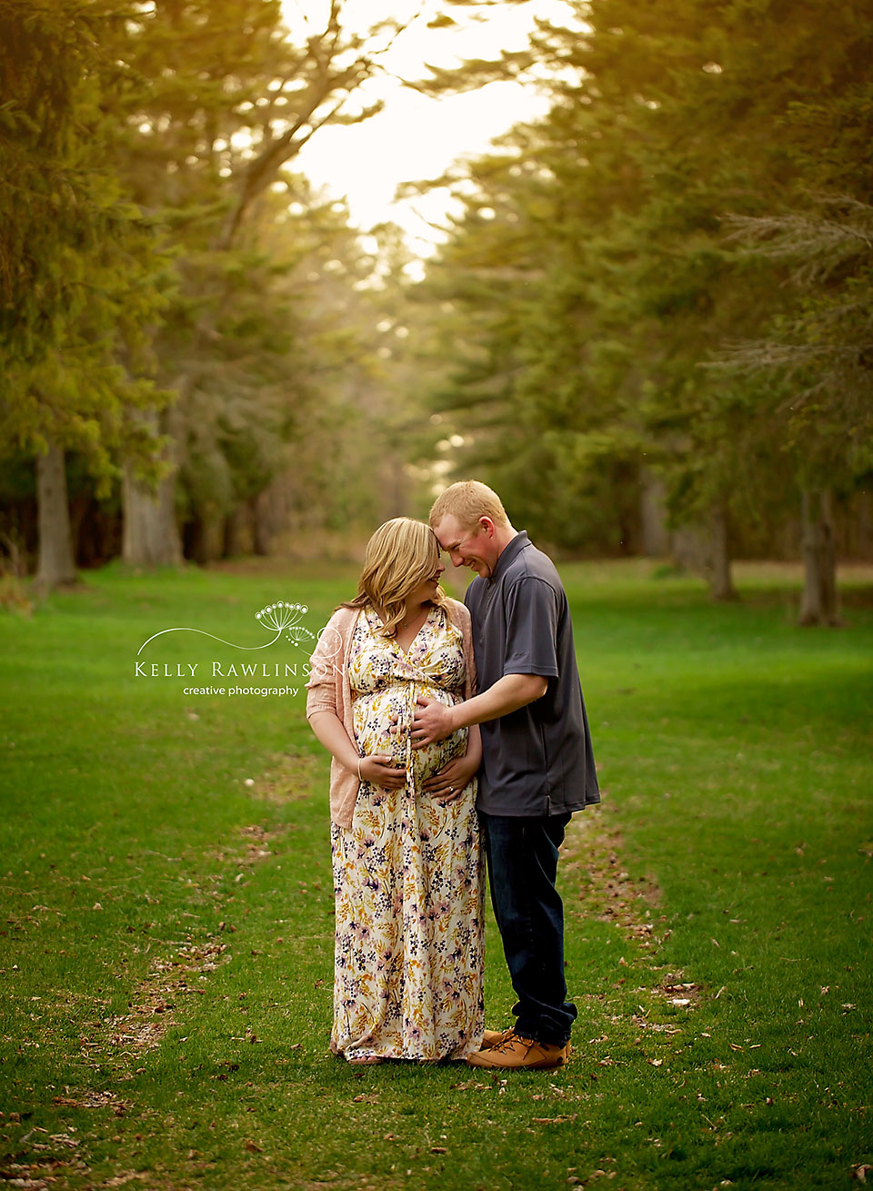 mom and dad to-be, maternity photography in Sutton, Ontario. Spring sunset photo session