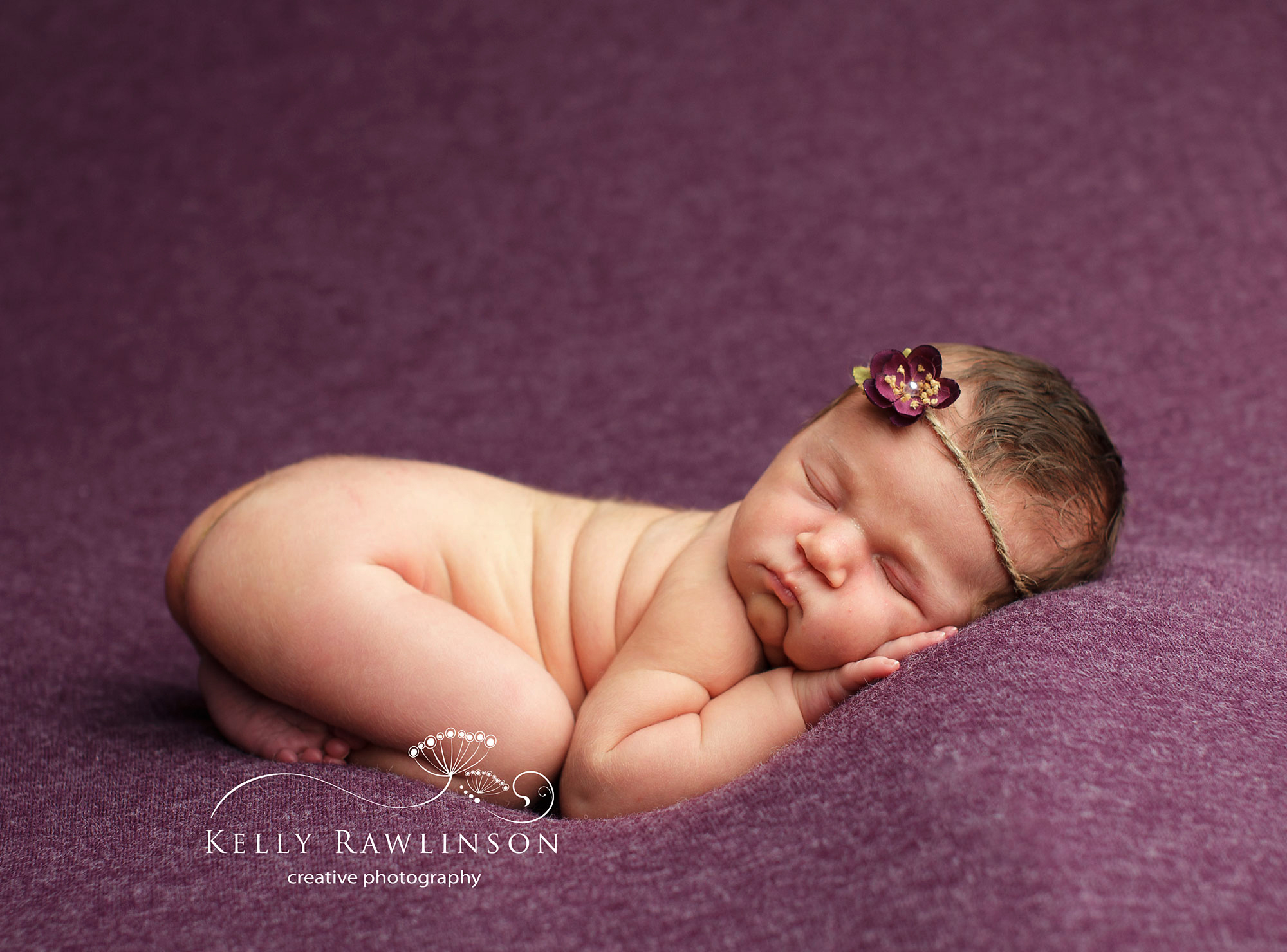 Quality newborn pictures will show your tiny newborn sleeping peacefully