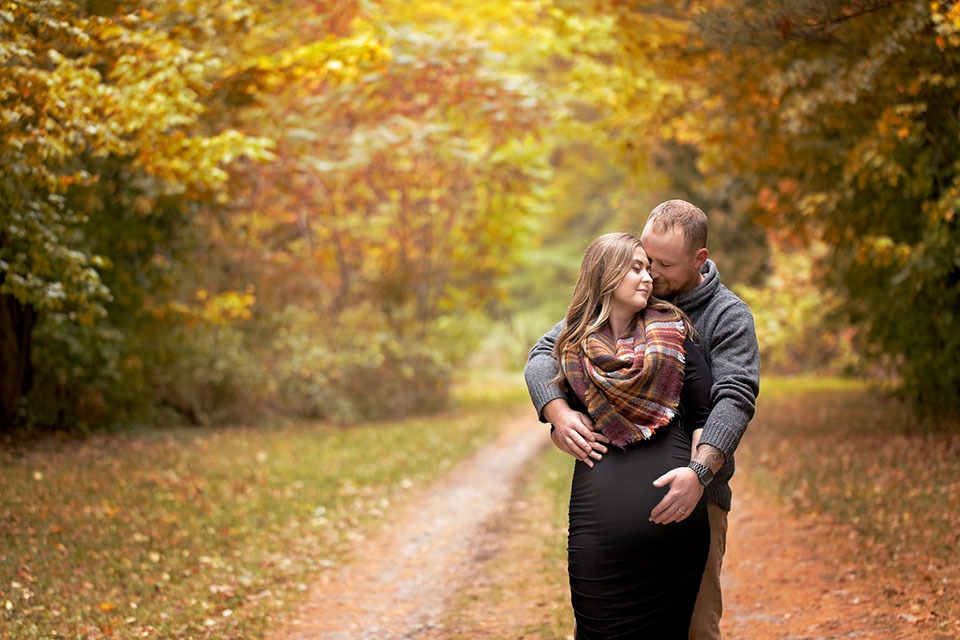 Professional maternity photography in Sutton West Ontario