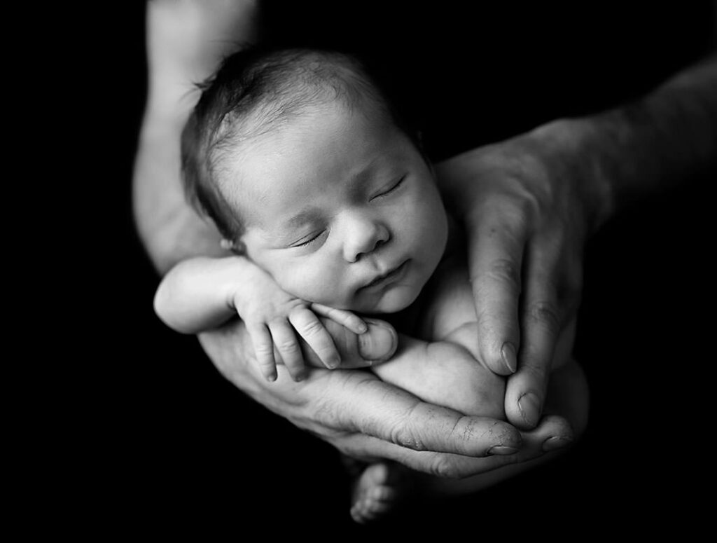 choosing-the-best-newborn-photographer
