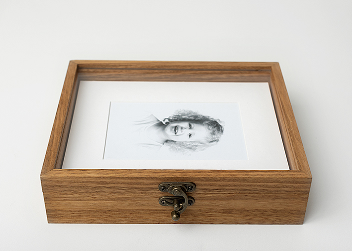 Don't leave your photos on a hard drive- print them like this Wooden portrait box with heirloom portrait