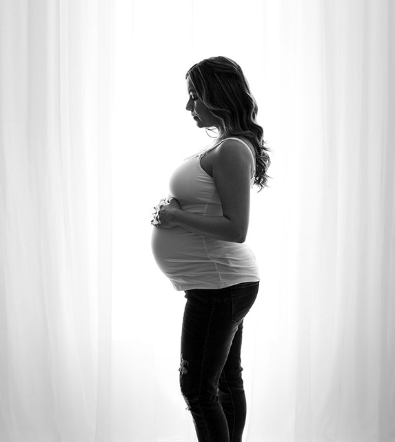 maternity-photography-Georgina-expecting-mother