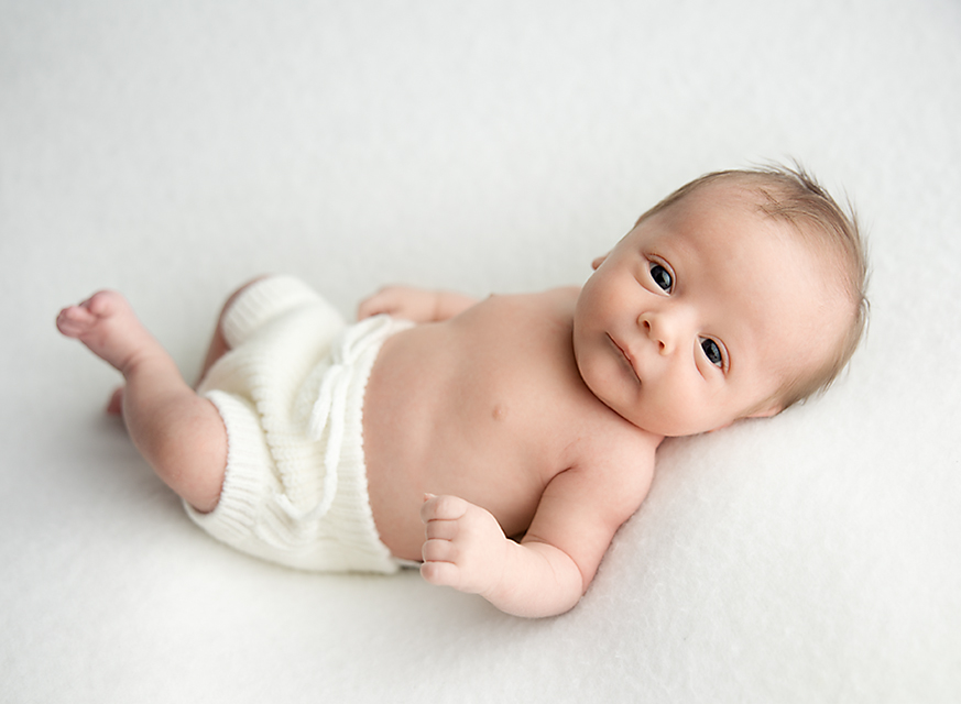 newborn-photography-York-Region-baby-awake
